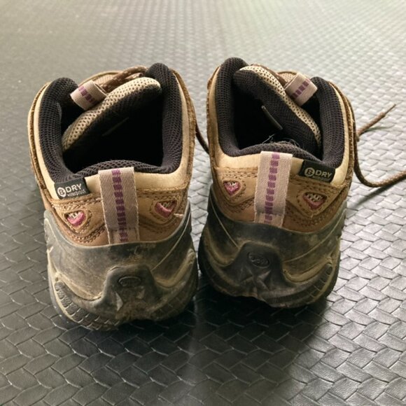 Oboz Hiking Shoes - Picture 4 of 6